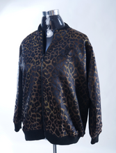 Load image into Gallery viewer, Bumper Jacket - Leopard
